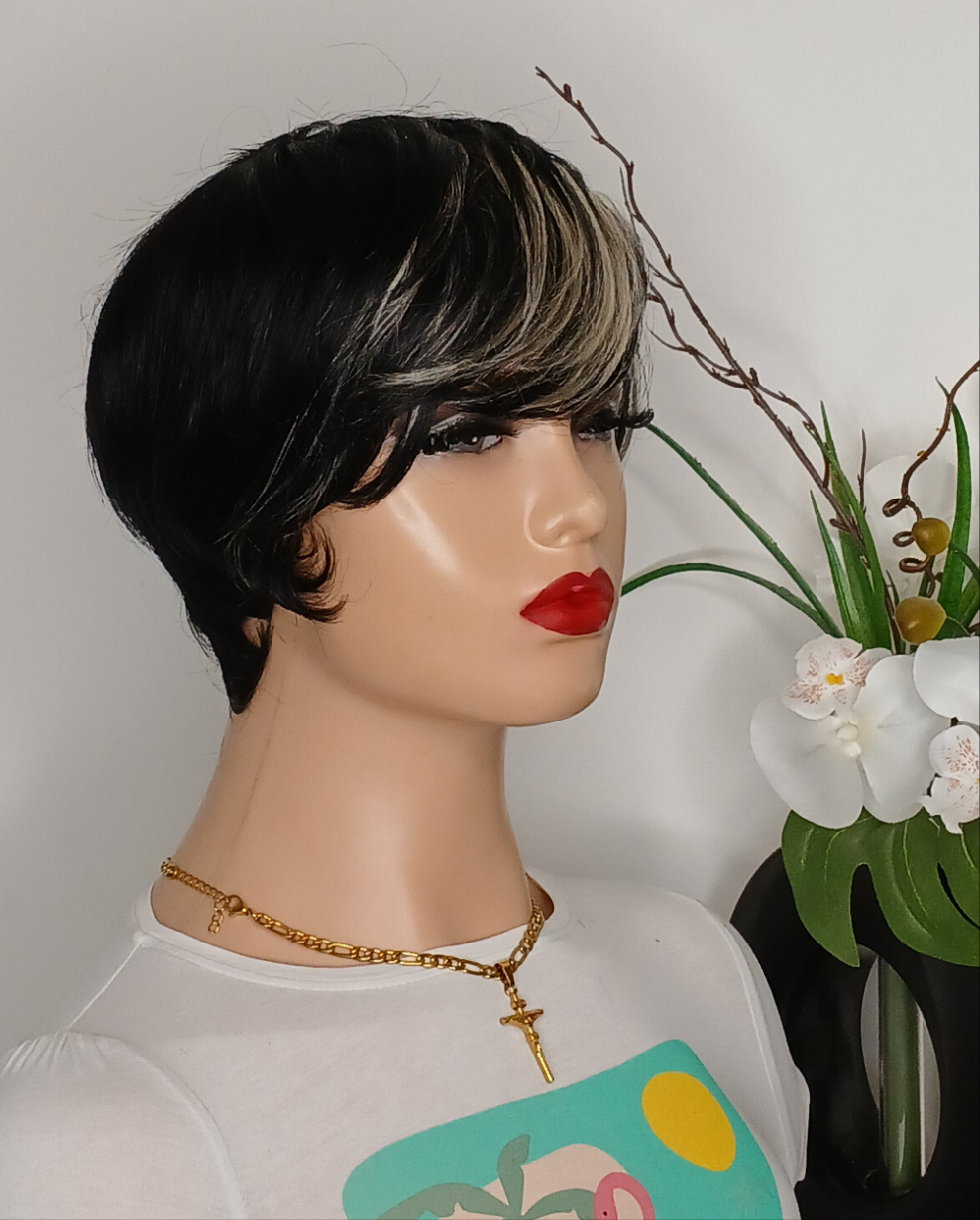 Perruque coupe courte ,couleur comme sur la photo