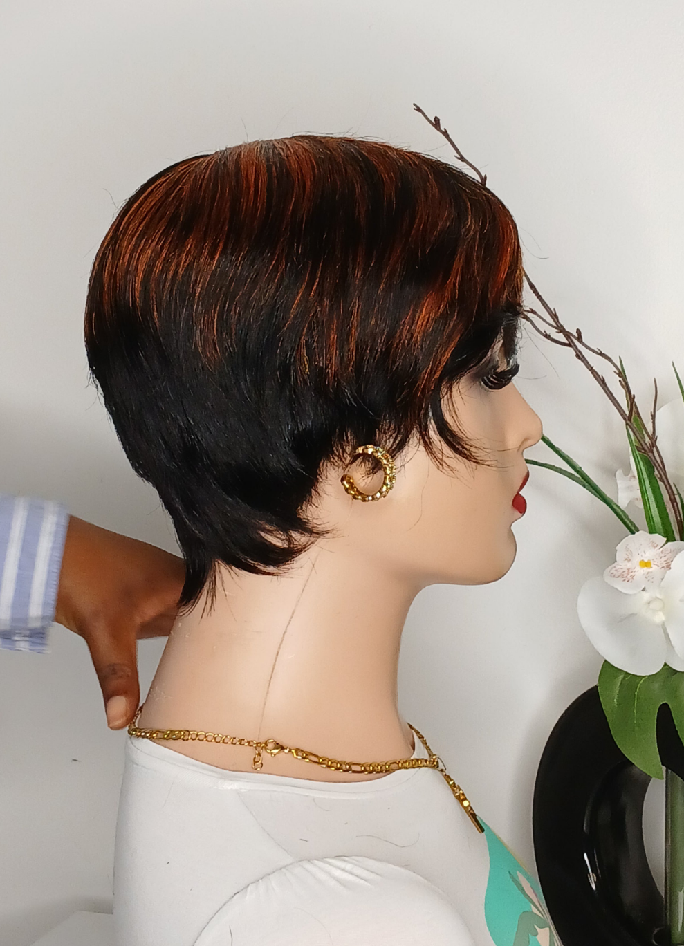 Perruque coupe courte ,couleur comme sur la photo