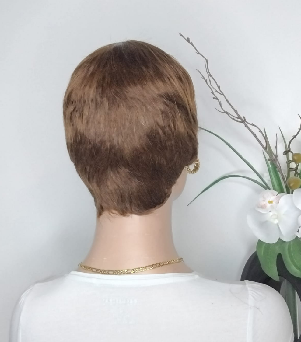 Perruque coupe courte plat plat couleur n 4 ,couleur comme sur la photo p
