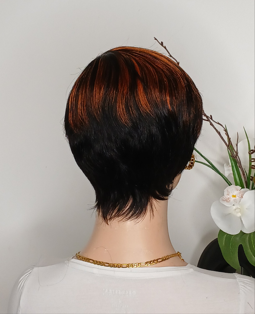 Perruque coupe courte ,couleur comme sur la photo