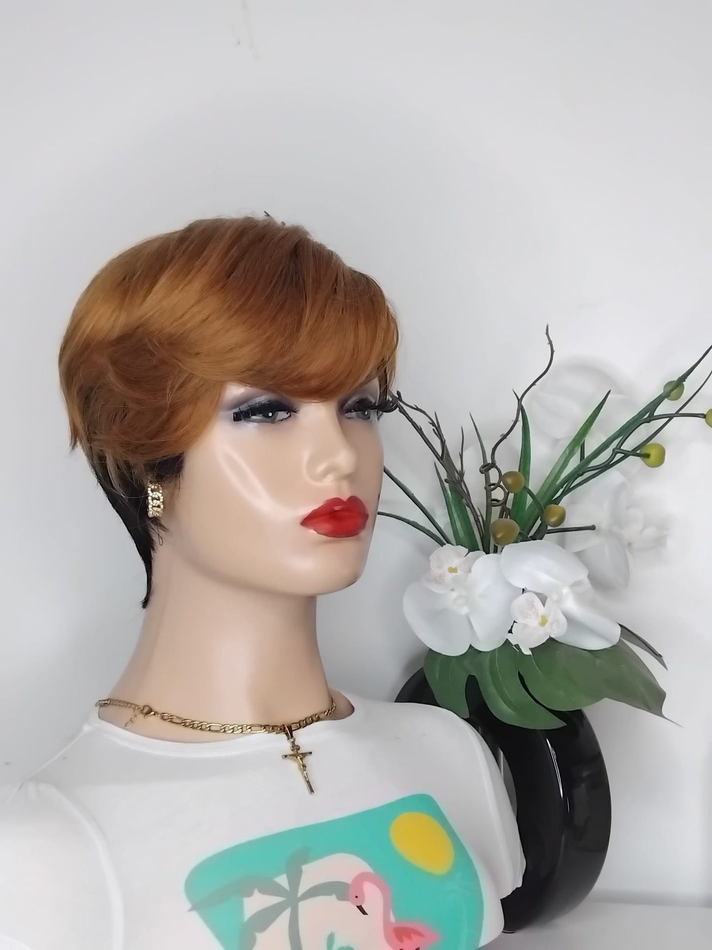 Perruque coupe courte ,couleur comme sur la photo