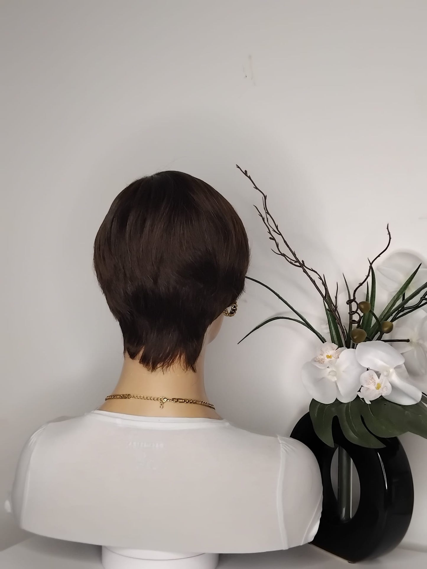 Perruque coupe courte ,couleur numéro 2 marron foncé