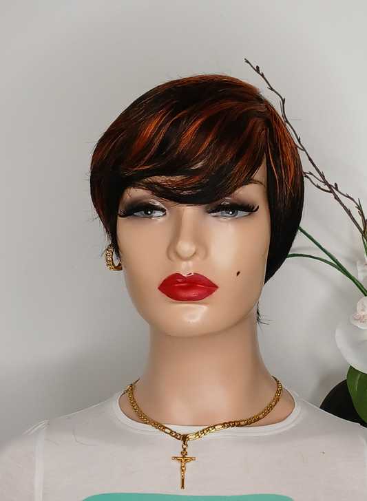 Perruque coupe courte  ,couleur comme sur la photo