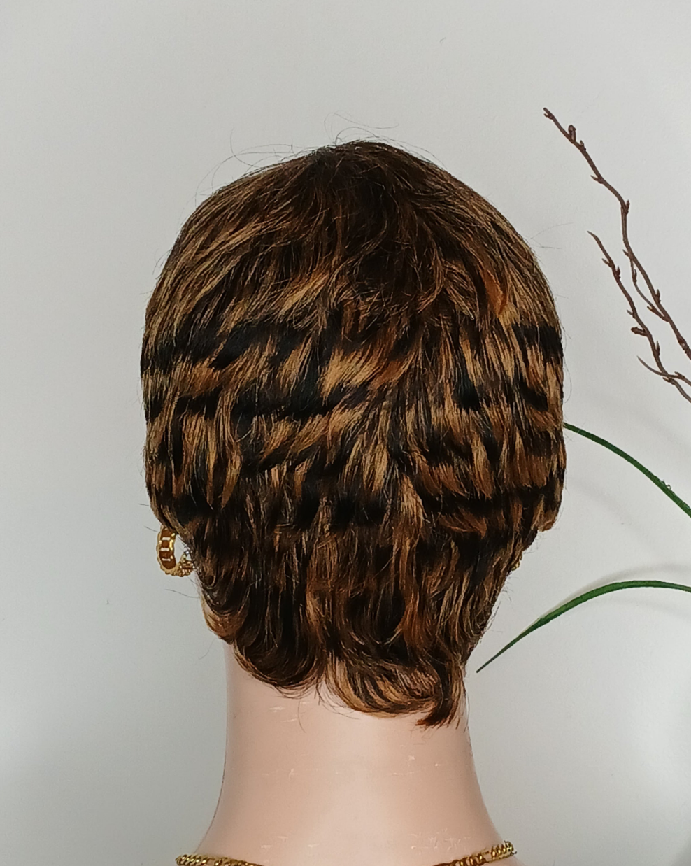 Perruque coupe courte  ,couleur comme sur la photo
