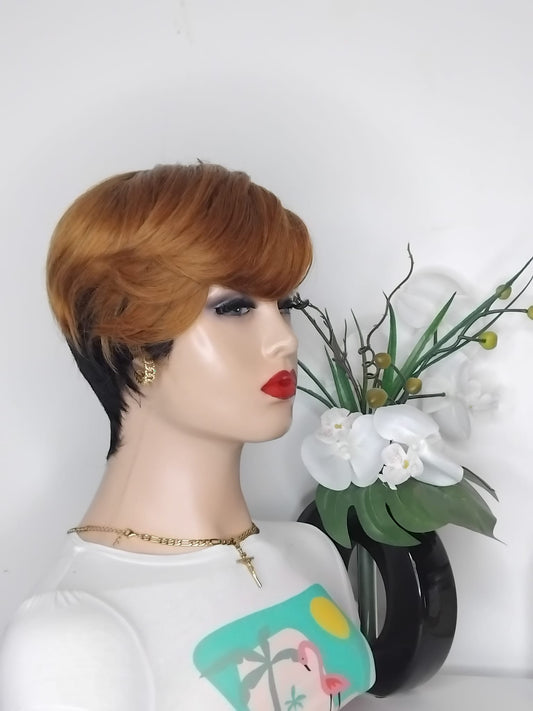 Perruque coupe courte  ,couleur comme sur la photo